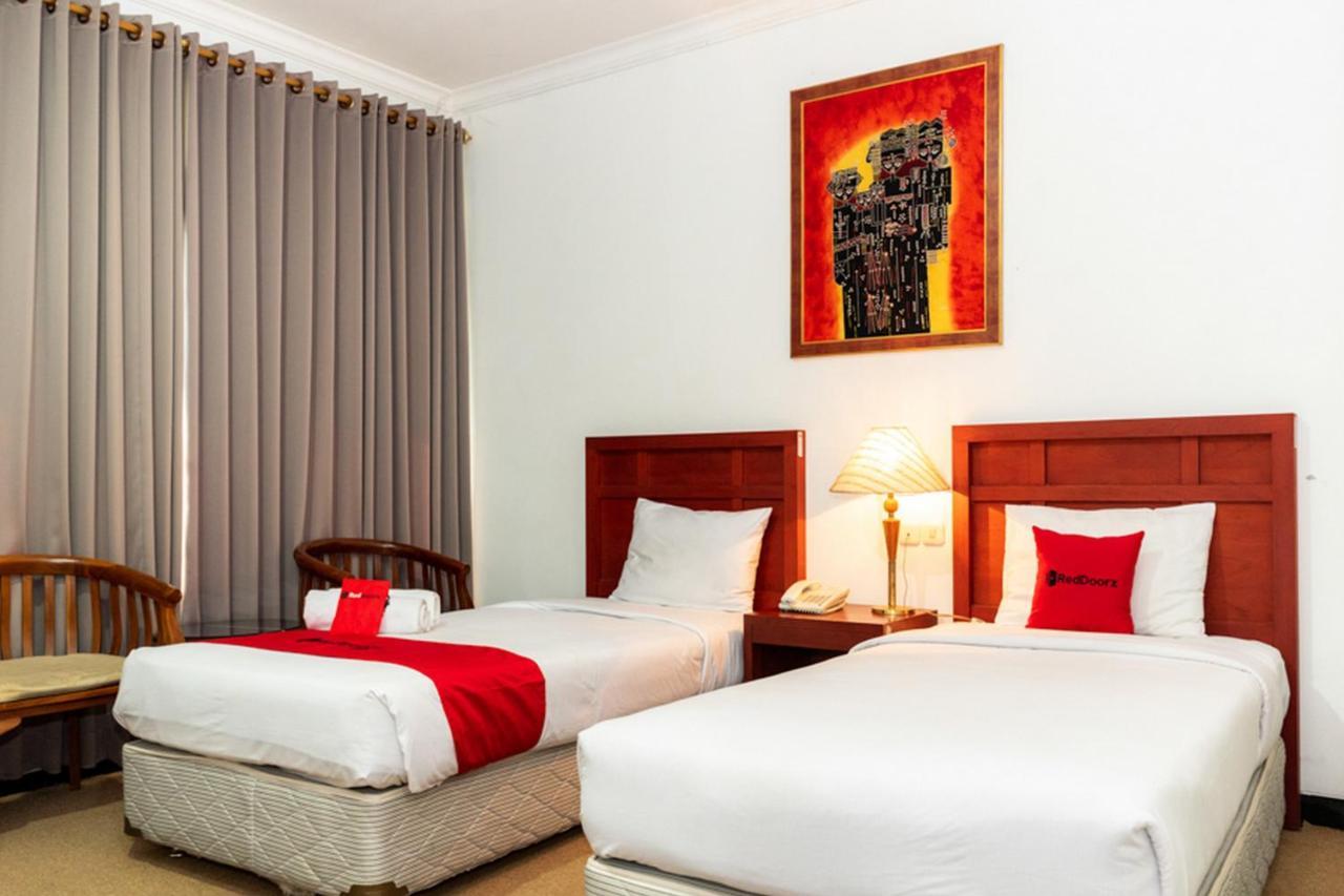 Reddoorz Plus Syariah Near Java Supermall Semarang 2 Zewnętrze zdjęcie